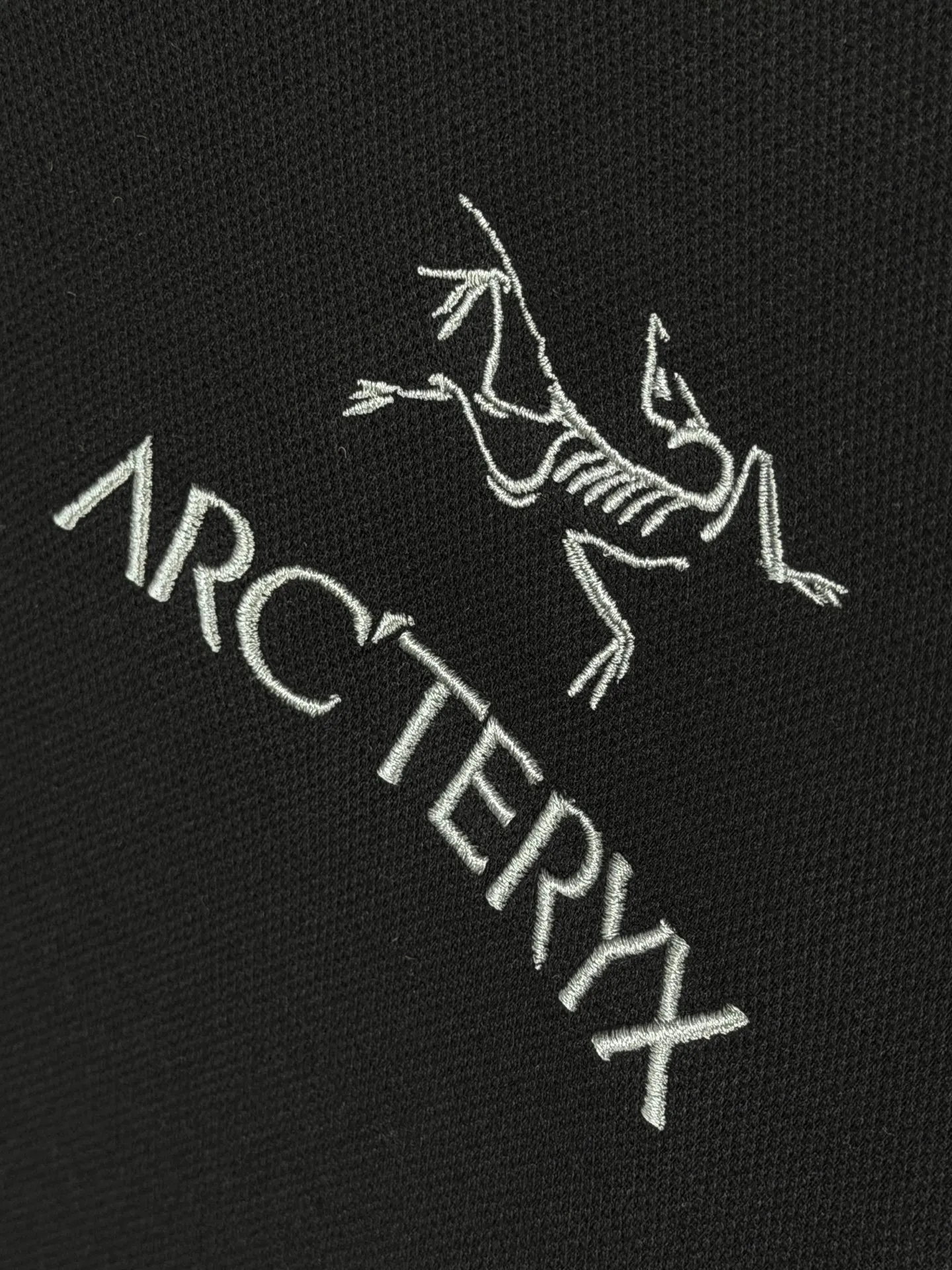 [ Quality］arc’teryx New Arrival T ， logo ， ， Same Style。 𝐂𝐎𝐋𝐎𝐔𝐑：White Black 𝐒𝐈𝐙𝐄：S-XL ： S： 55- 55- 69- 69 M： 57- 57- 71- 71 L： 59- 59- 73- 73 XL： 61- 61- 75- 75 S